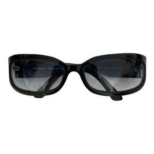 Vintage CHANEL Quilted CC Sunglasses Blue Gradient